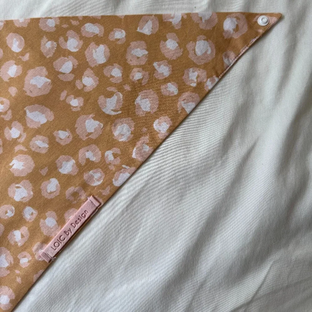 NWT Loic by Design Leopard Pattern Dog Bandana, Brown, White, + Pink, Size L